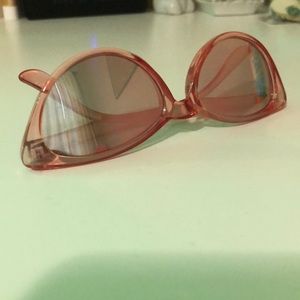 Reflective baddie glasses